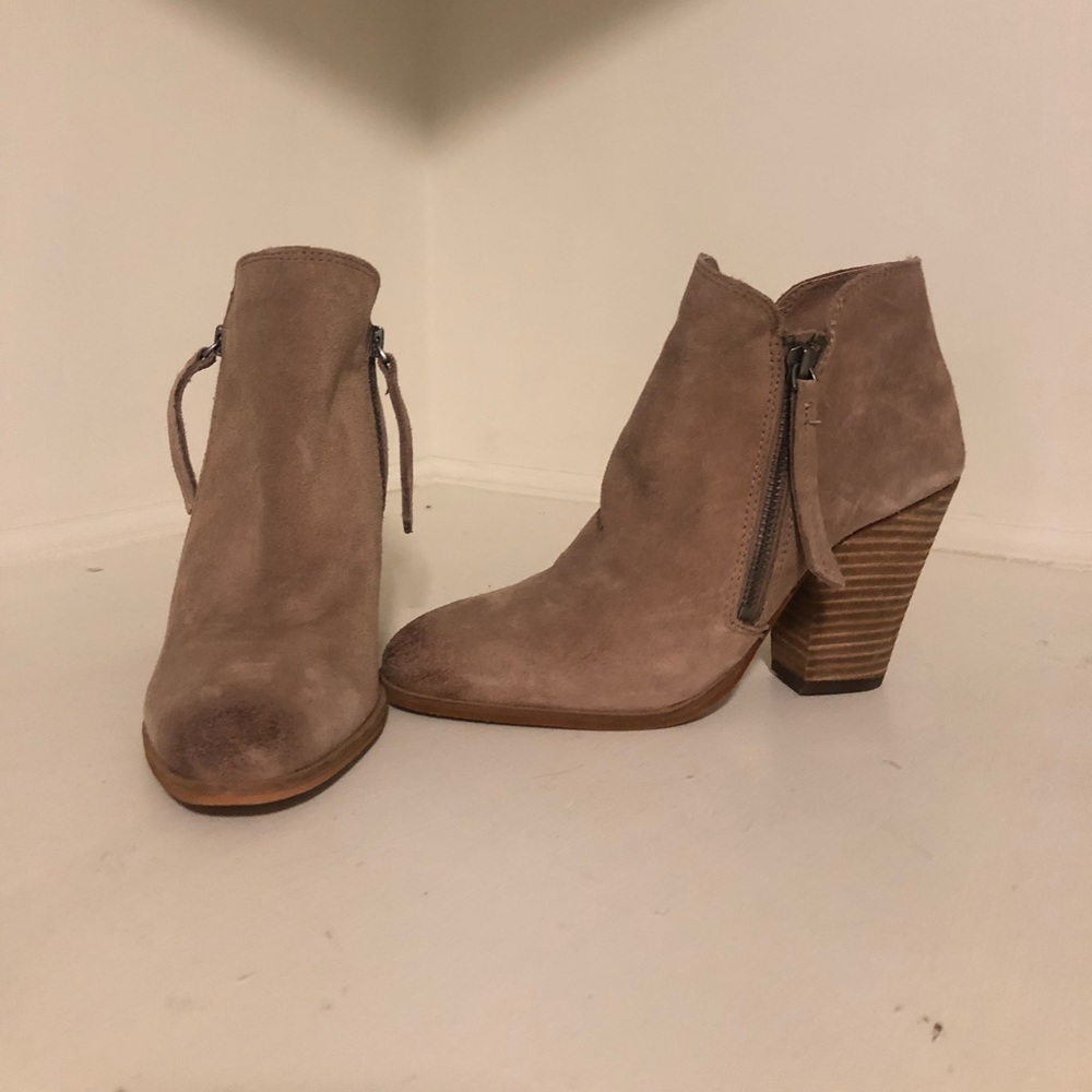 Dolce Vita booties with double zipper